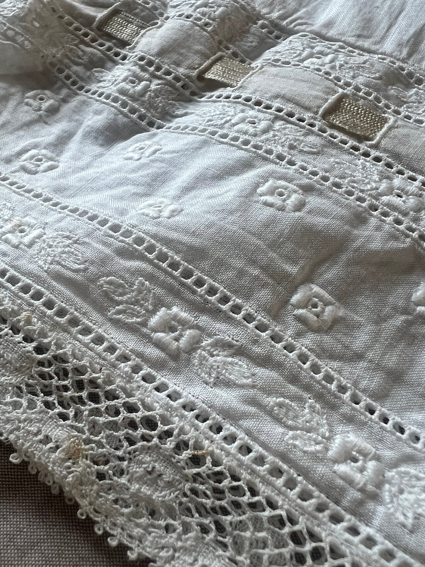 刺繍とレースの飾り布セット