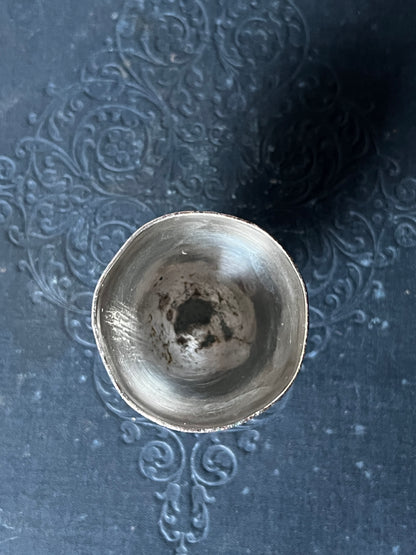 獣脚銀エッグスタンド