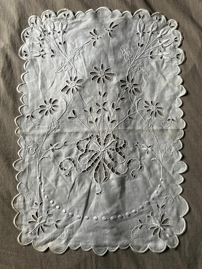 カットワーククロス