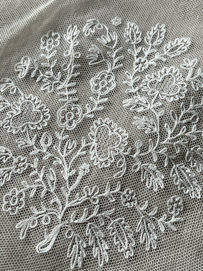 チュール刺繍ボネトップ