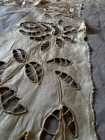 刺繍レース端布