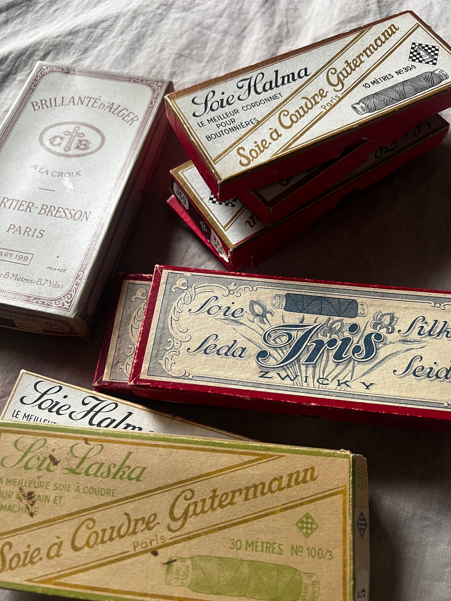 紙箱入り糸セット