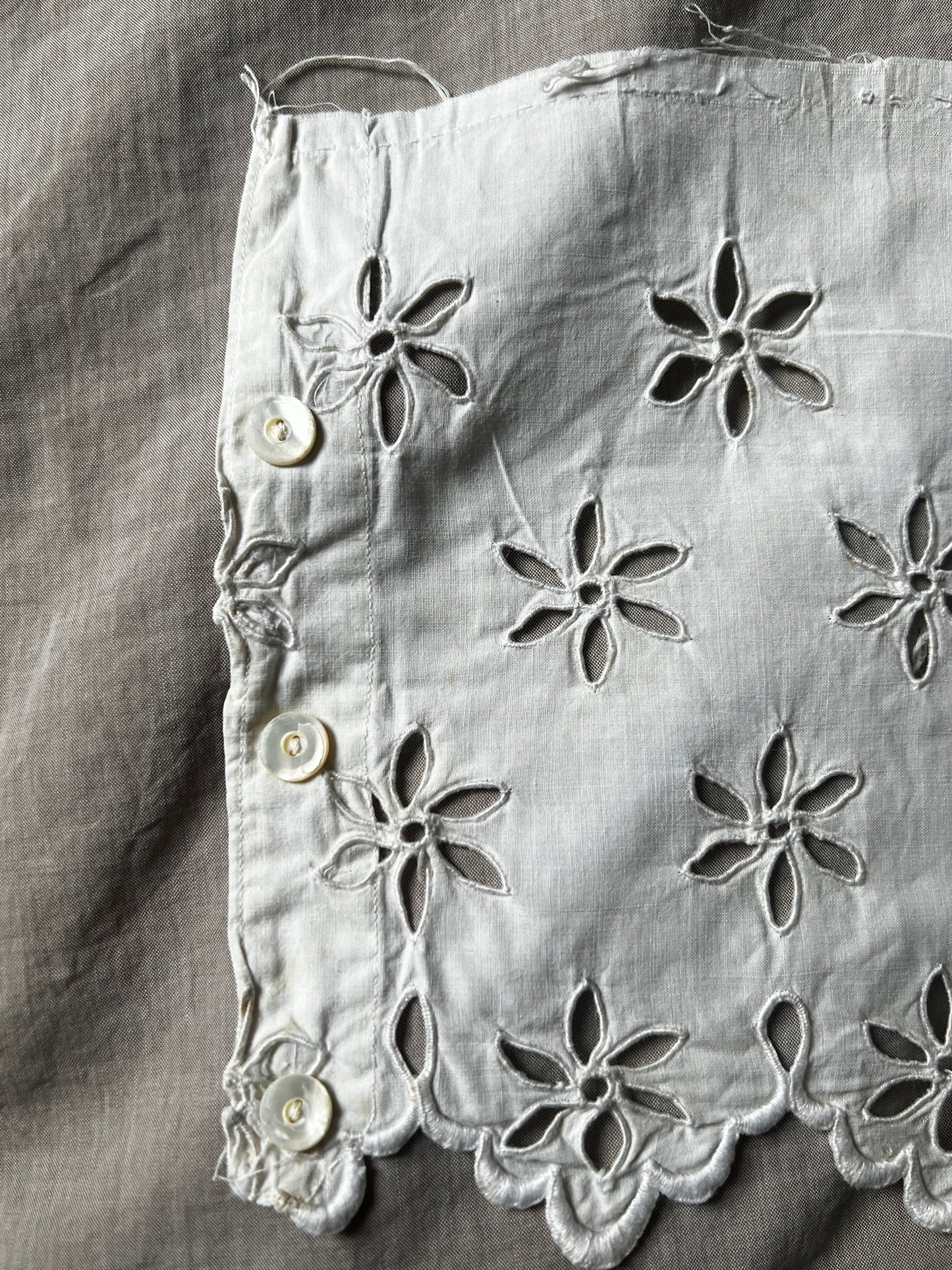 カットワークドレスパーツ