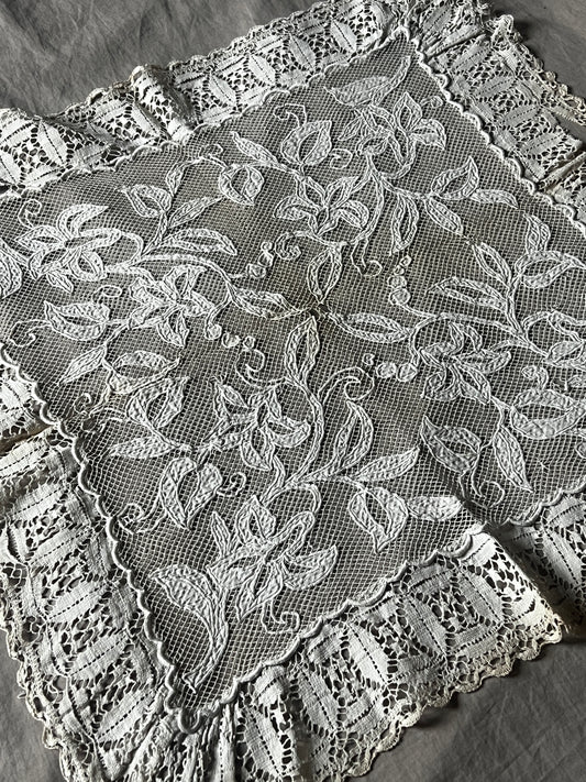 ★アンティークレース飾り布