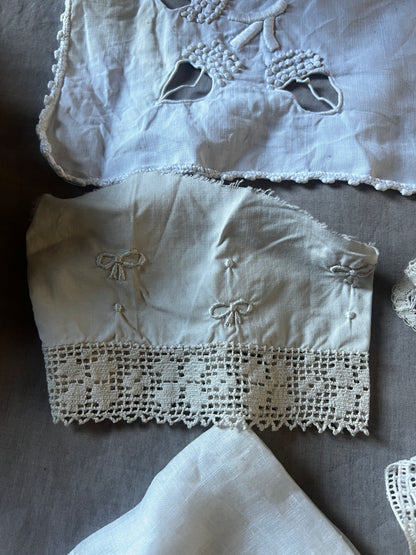 古い糸木箱とアンティークレースセット