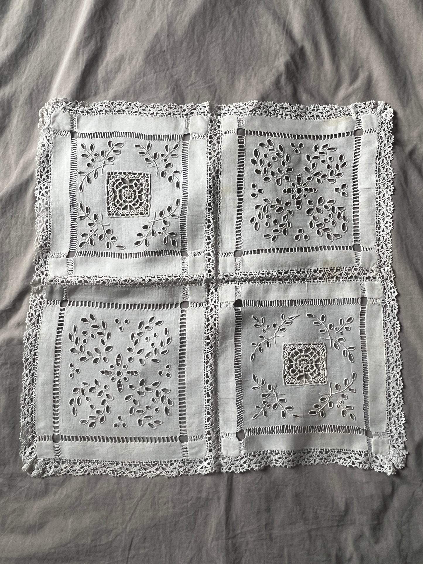 カットワーククロス