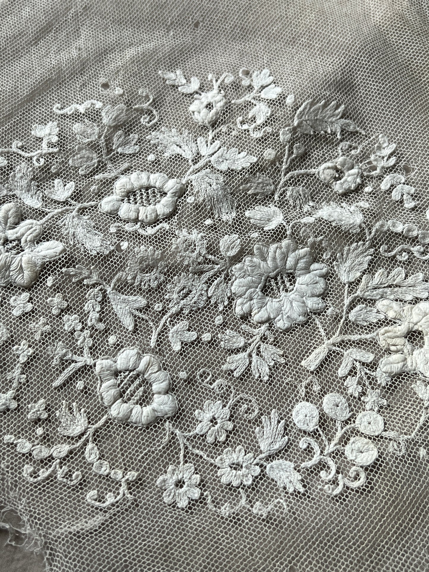 チュール刺繍ボネトップ