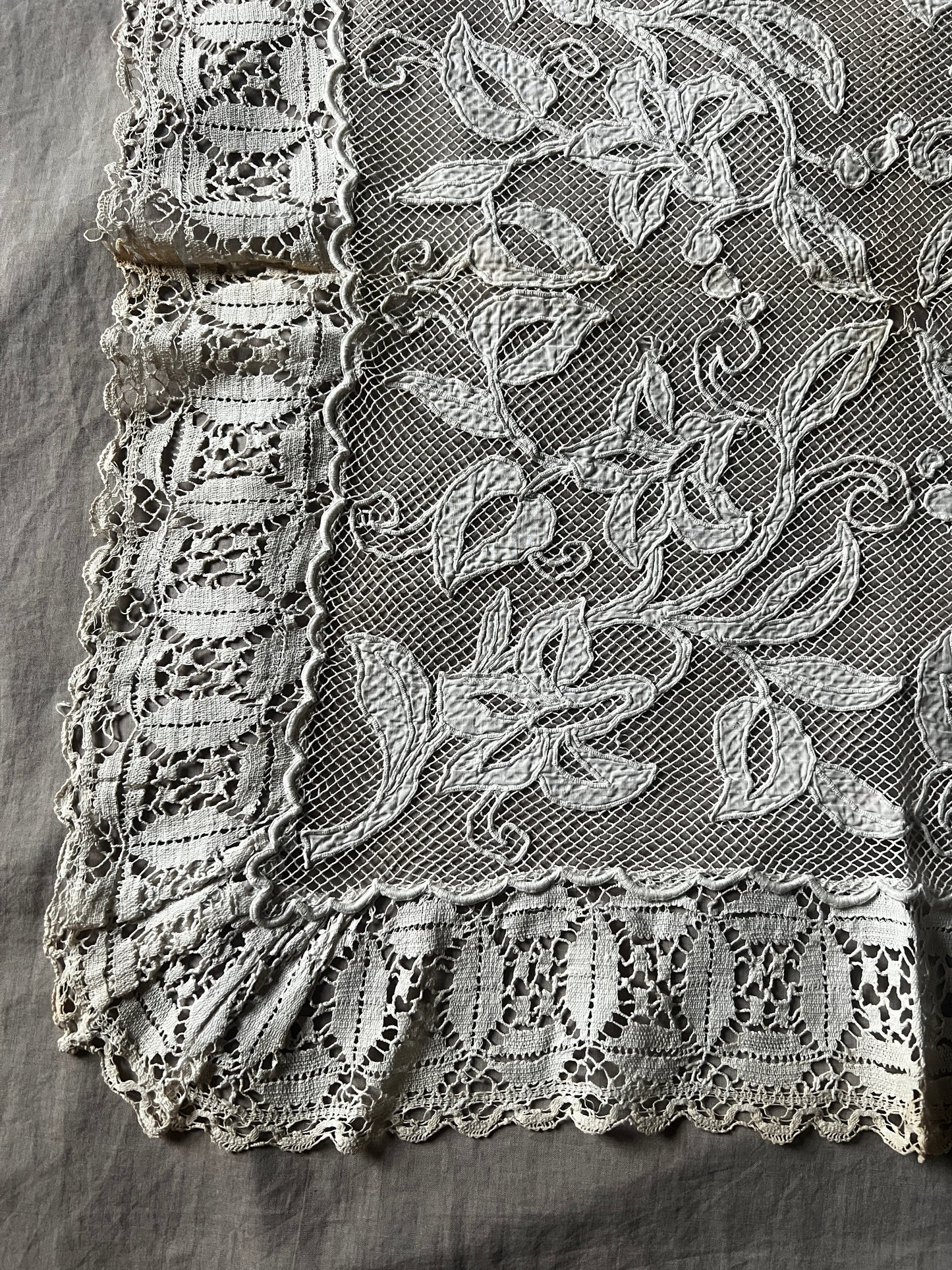 ★アンティークレース飾り布