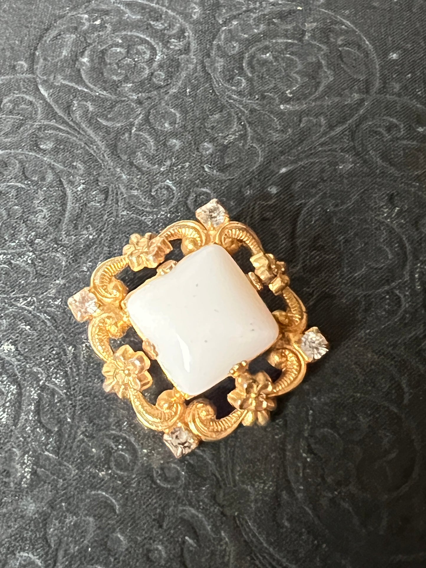 ★ビンテージブローチ