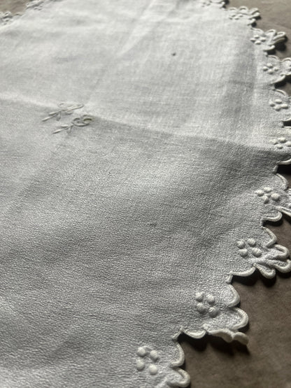 モノグラム刺繍楕円クロス