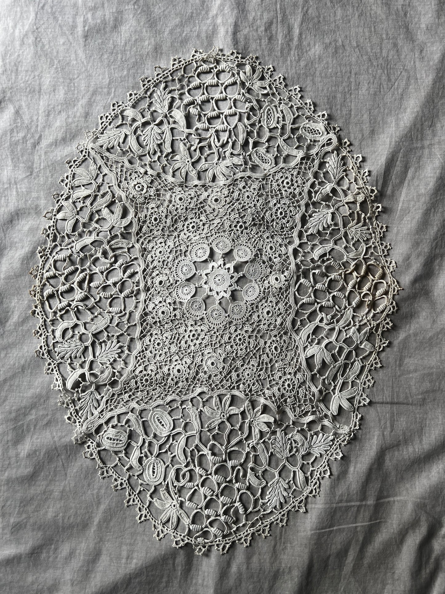 アイリッシュクロシェレース楕円形クロス