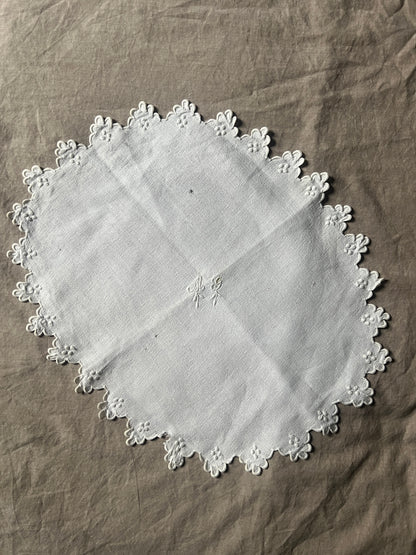 モノグラム刺繍楕円クロス