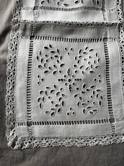 カットワーククロス