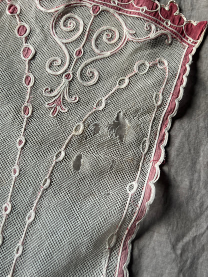 コルネリー刺繍のチュールカーテンペアセット