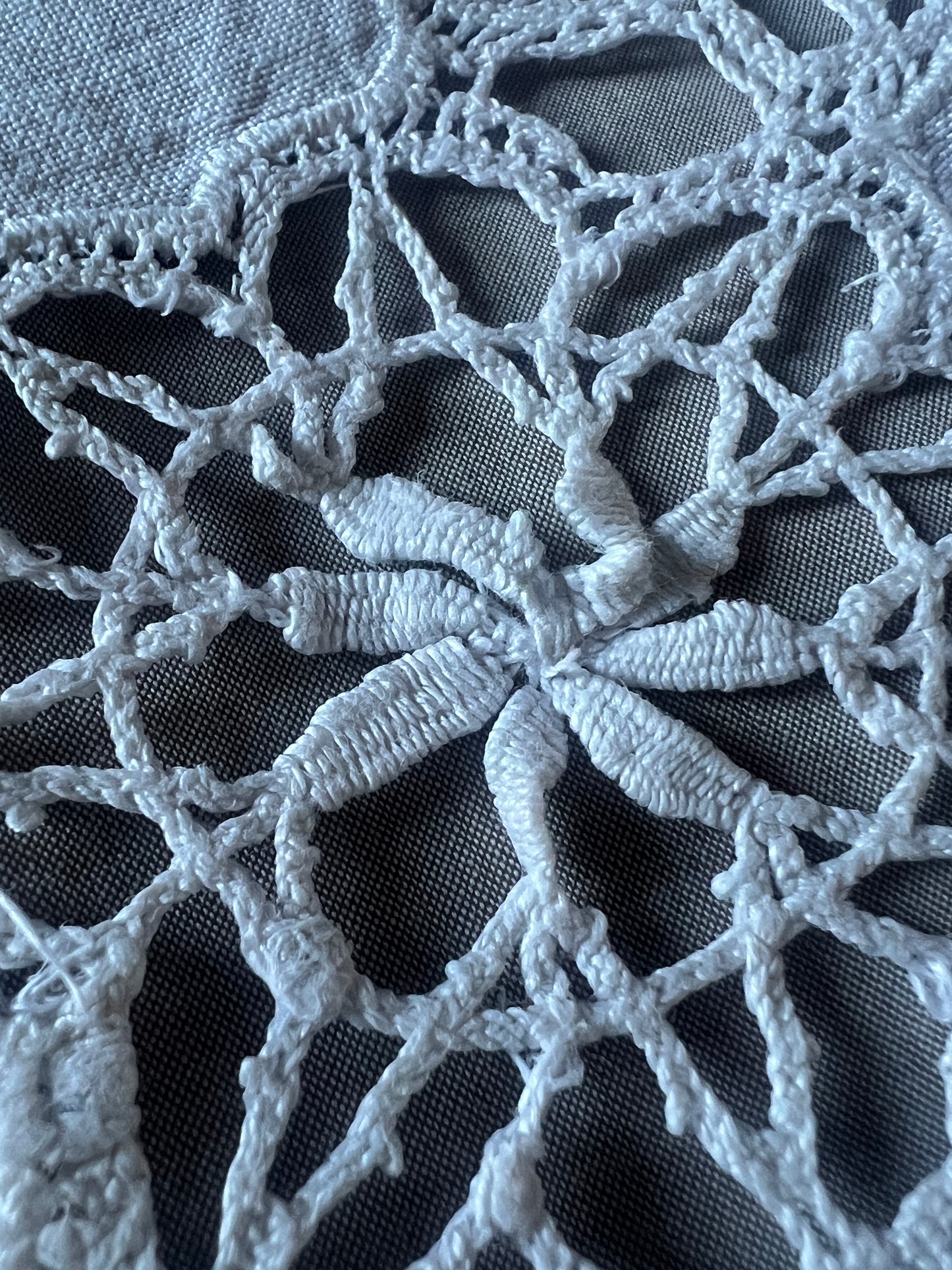 ★ボビンレースの円形クロス