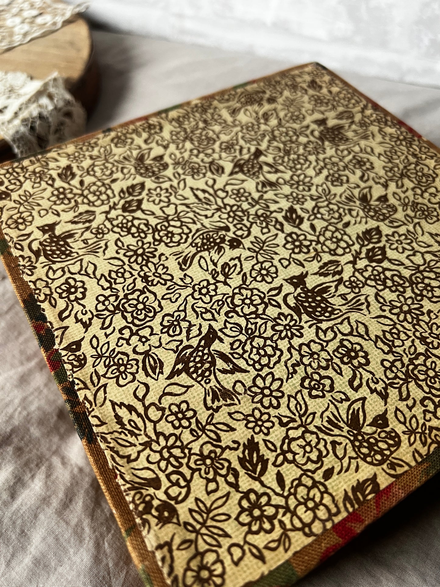 レース入りカルトナージュ箱