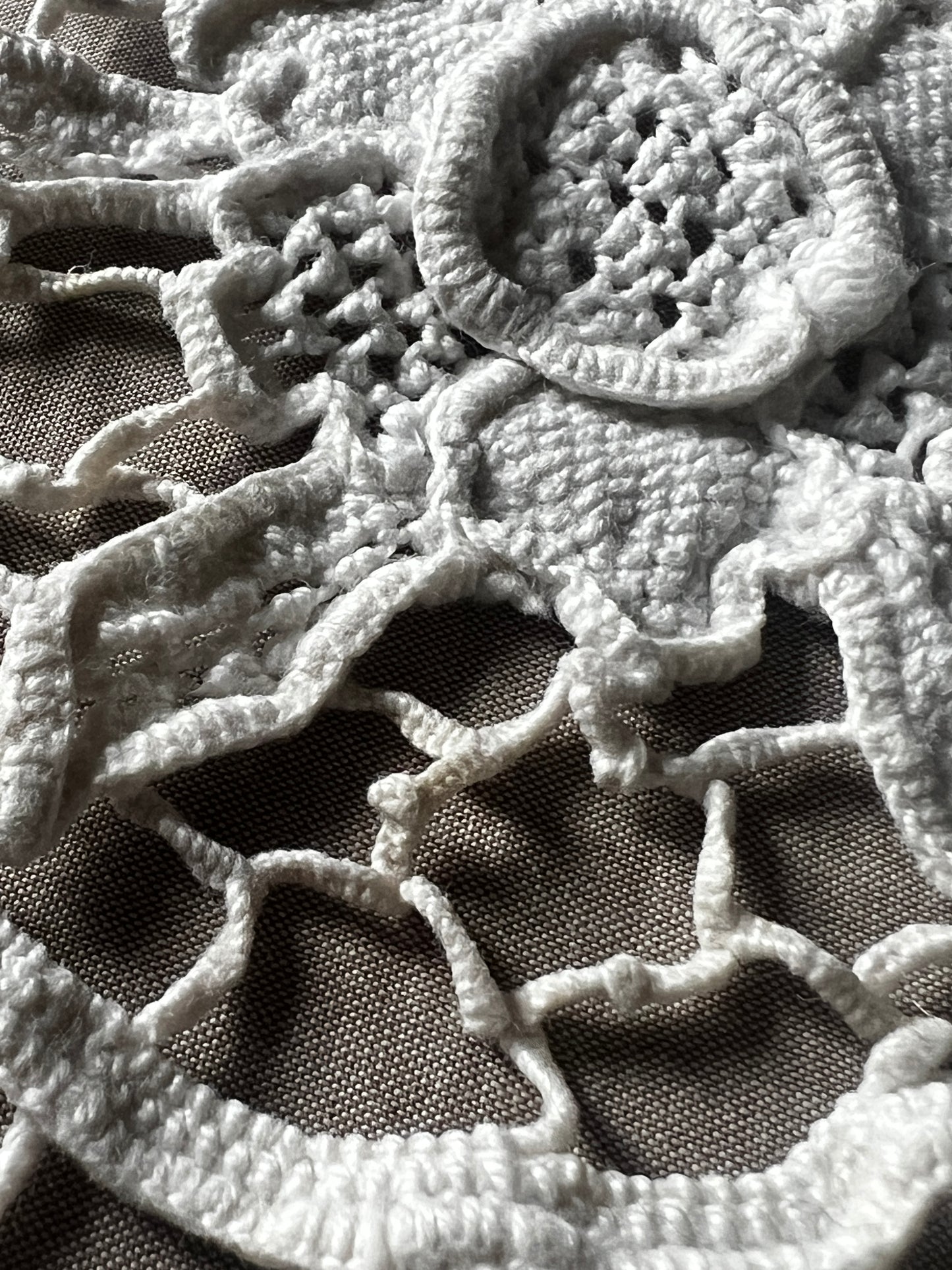 ニードルレースクロス