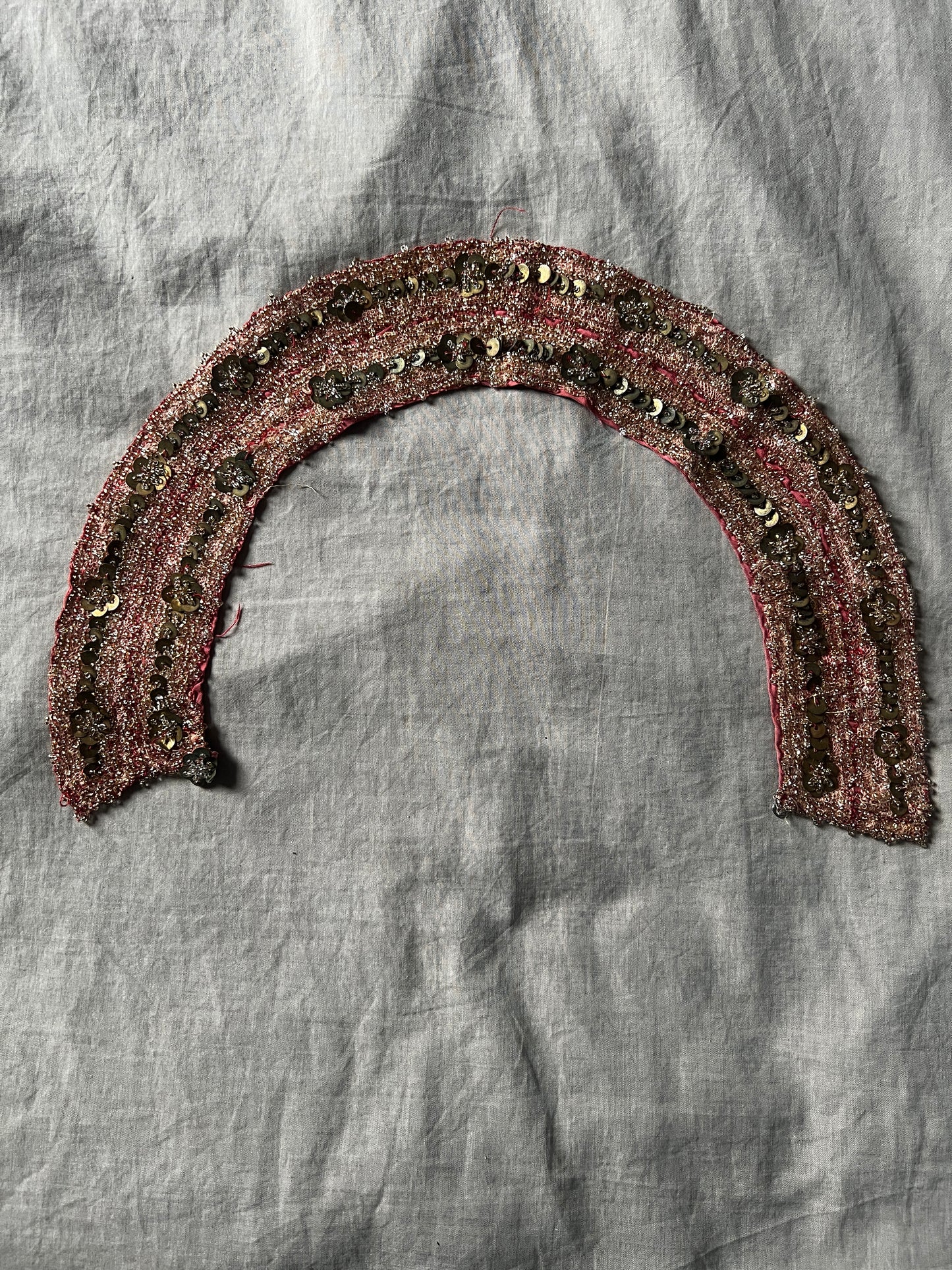 ビーズ刺繍の飾り襟(ローズ)