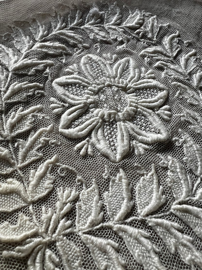 チュール刺繍ボネトップ