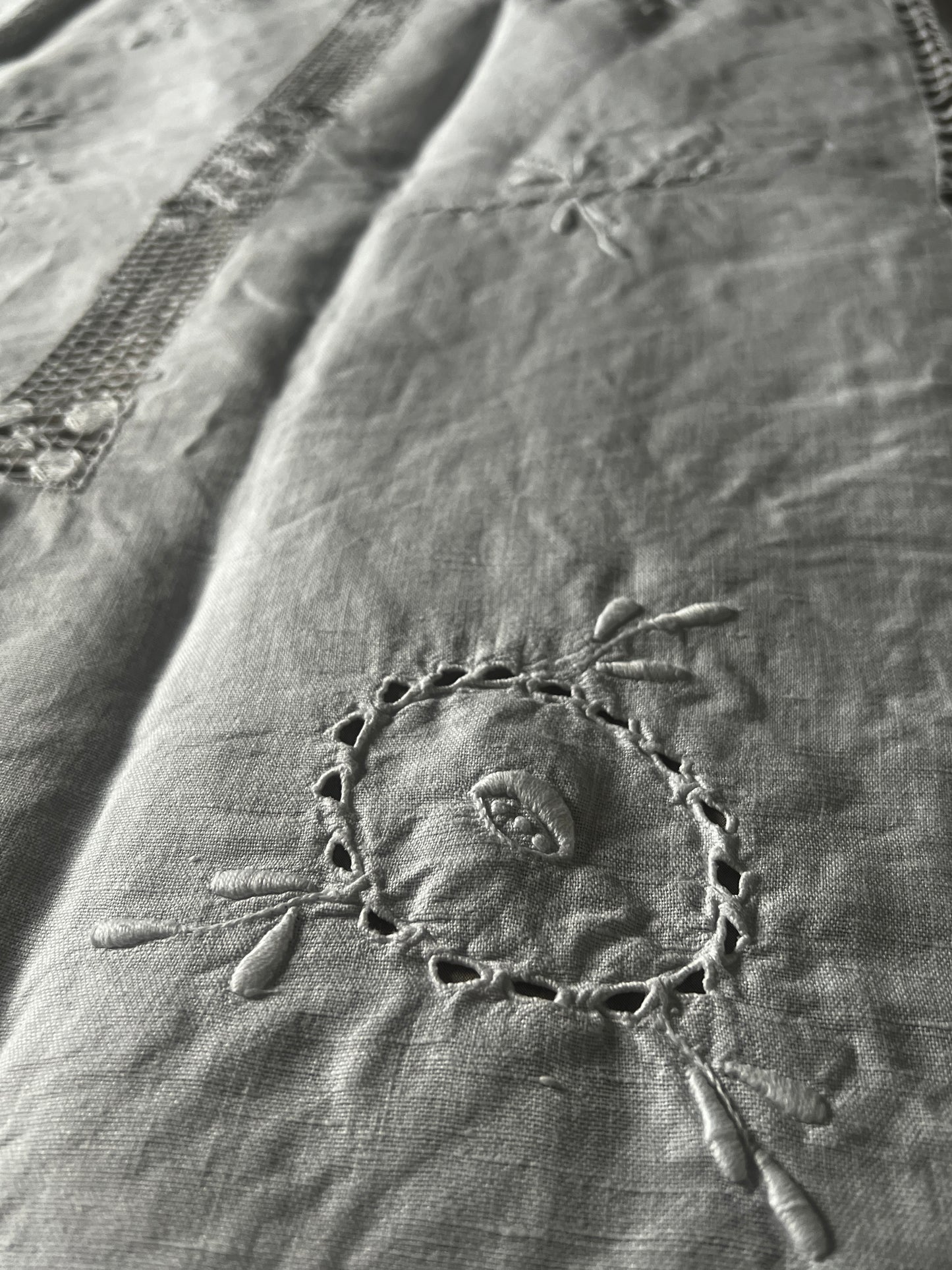 白刺繍大判クロス(ダメージ)