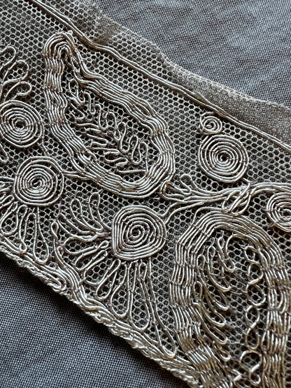 チュール刺繍レース