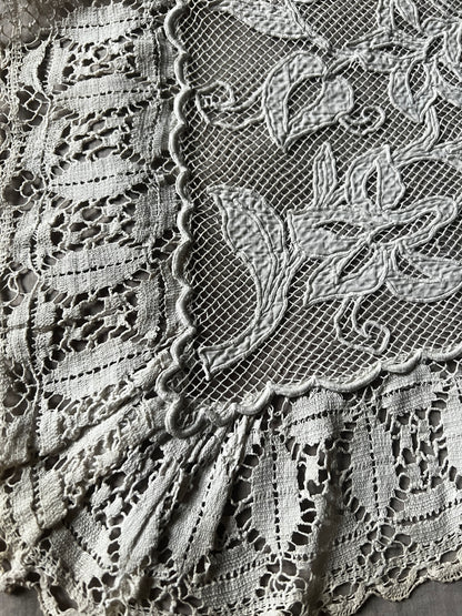 ★アンティークレース飾り布