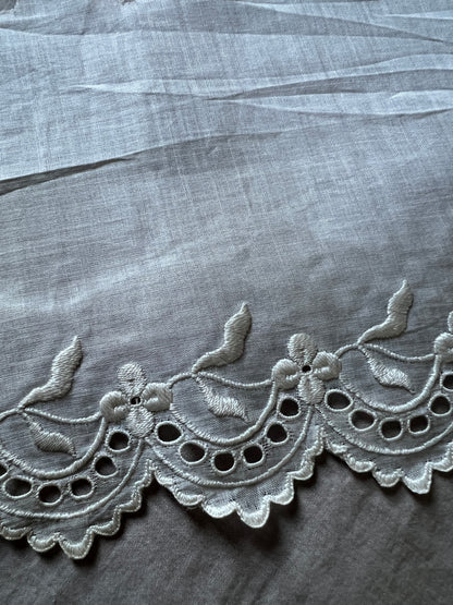 白刺繍トリム