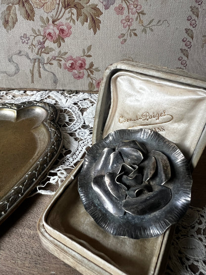 アンティークブローチ