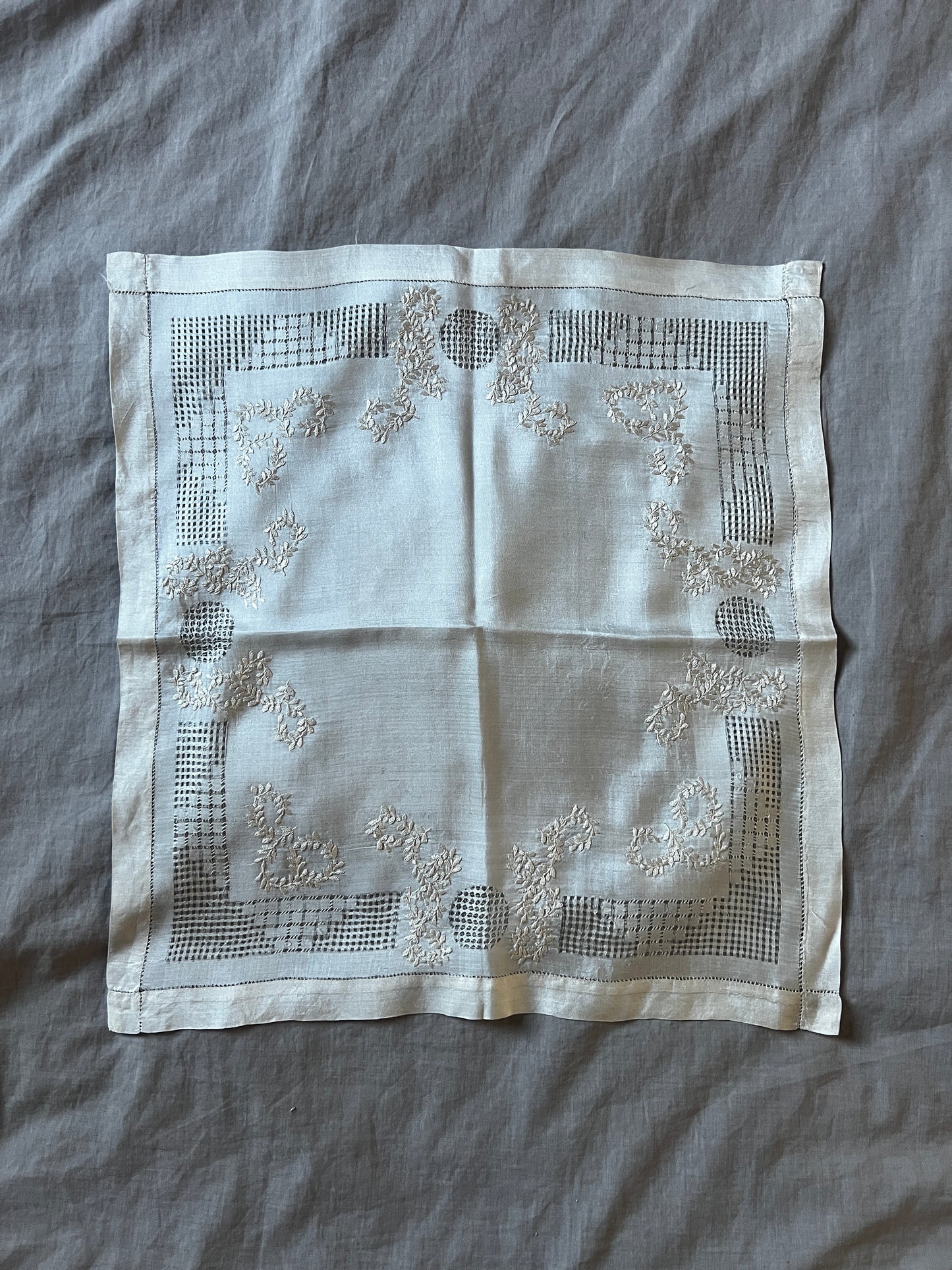 ★シルクハンカチ