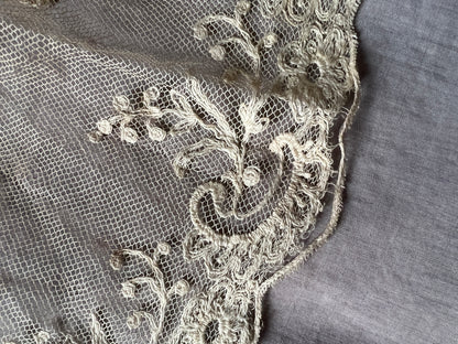 チュール刺繍レース