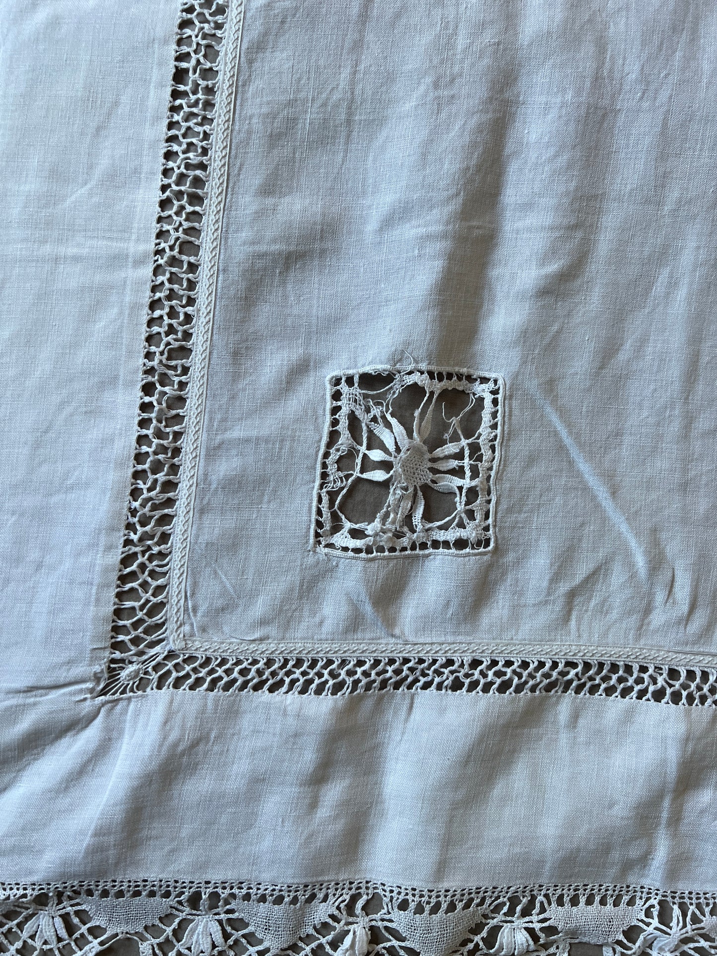 白刺繍クロス