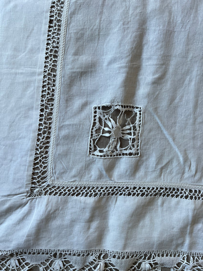 白刺繍クロス
