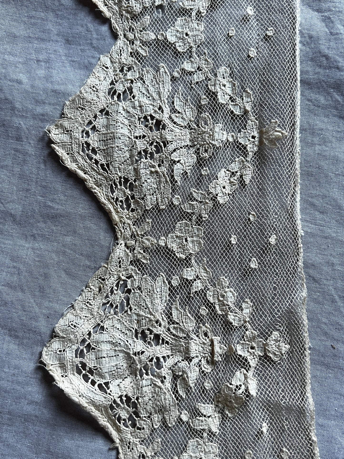 アンティークレース