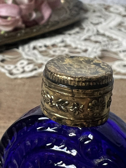 ★古い小瓶(ブルー)