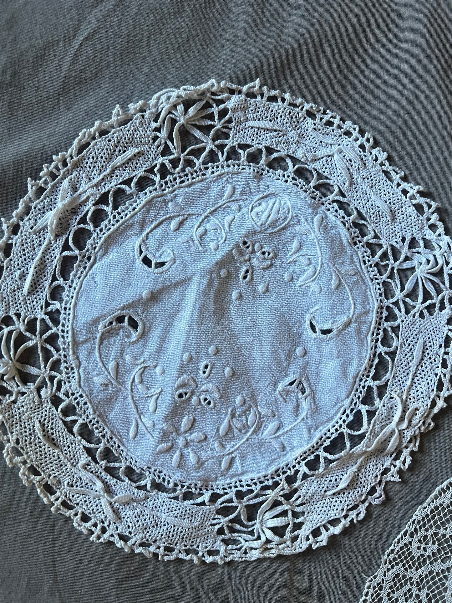 ★アンティークレース・刺繍セット