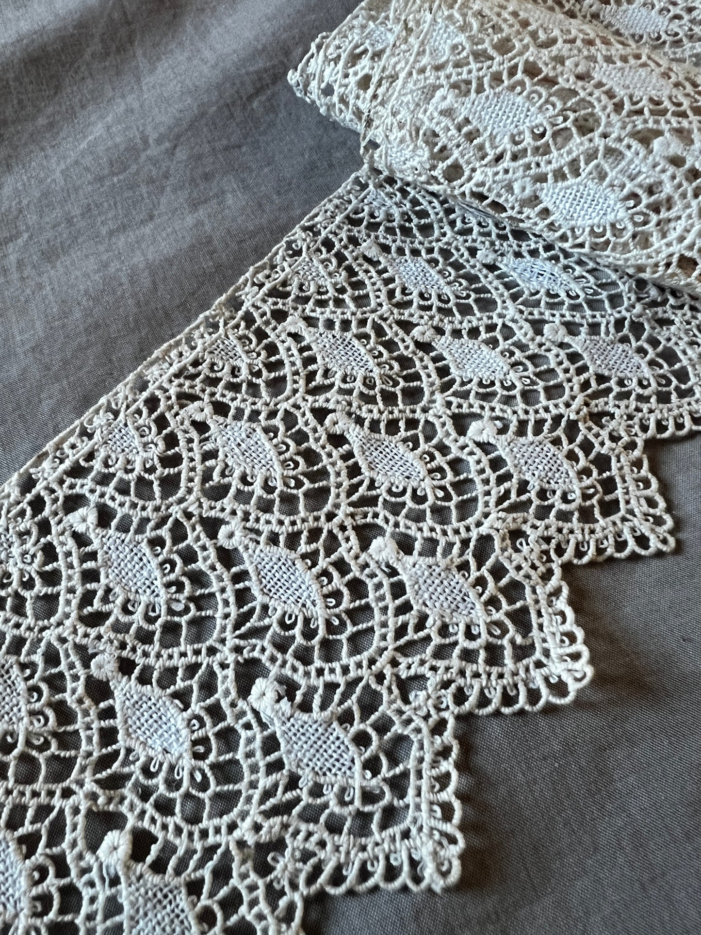 アンティークレース