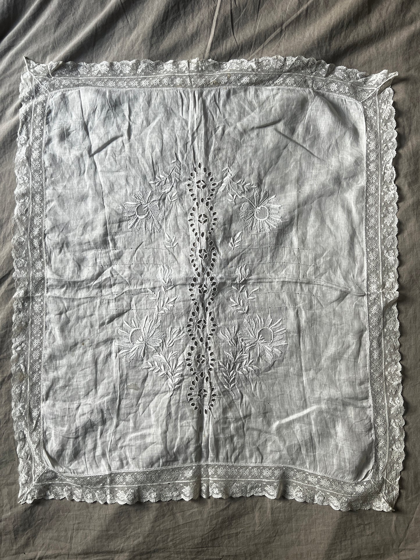 白刺繍クロス