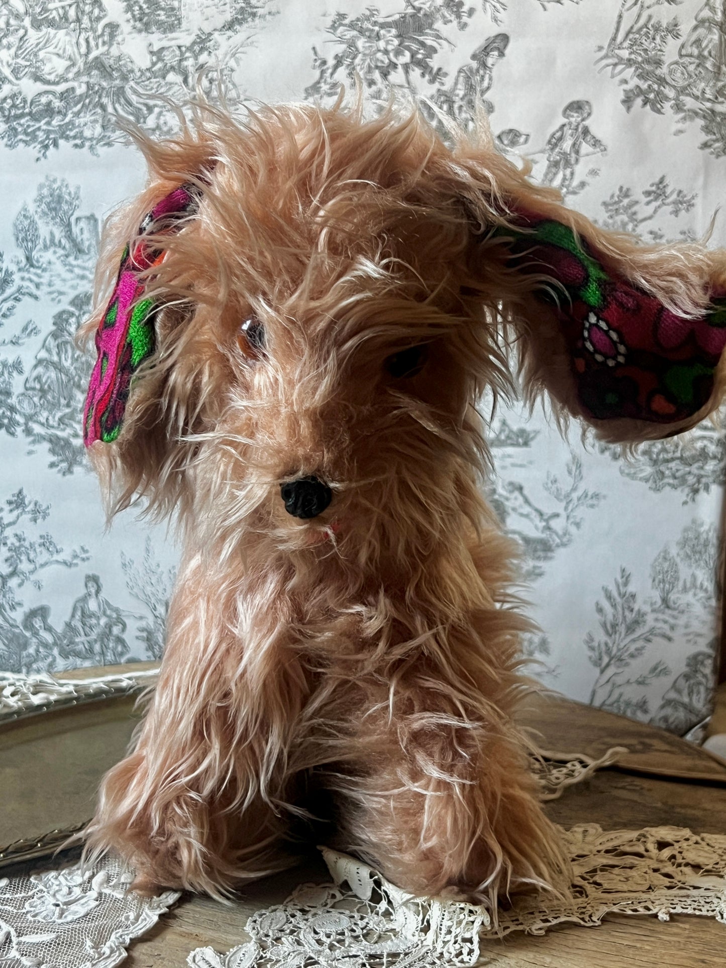 古い犬のぬいぐるみ