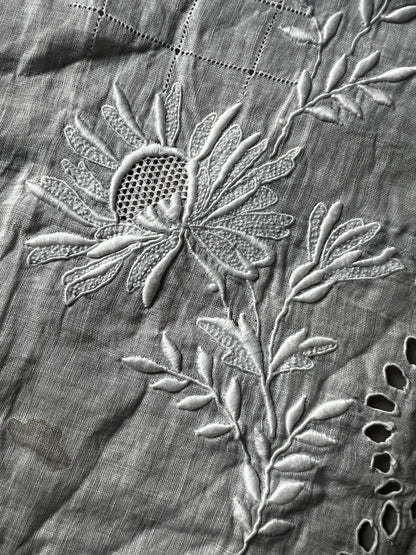白刺繍クロス