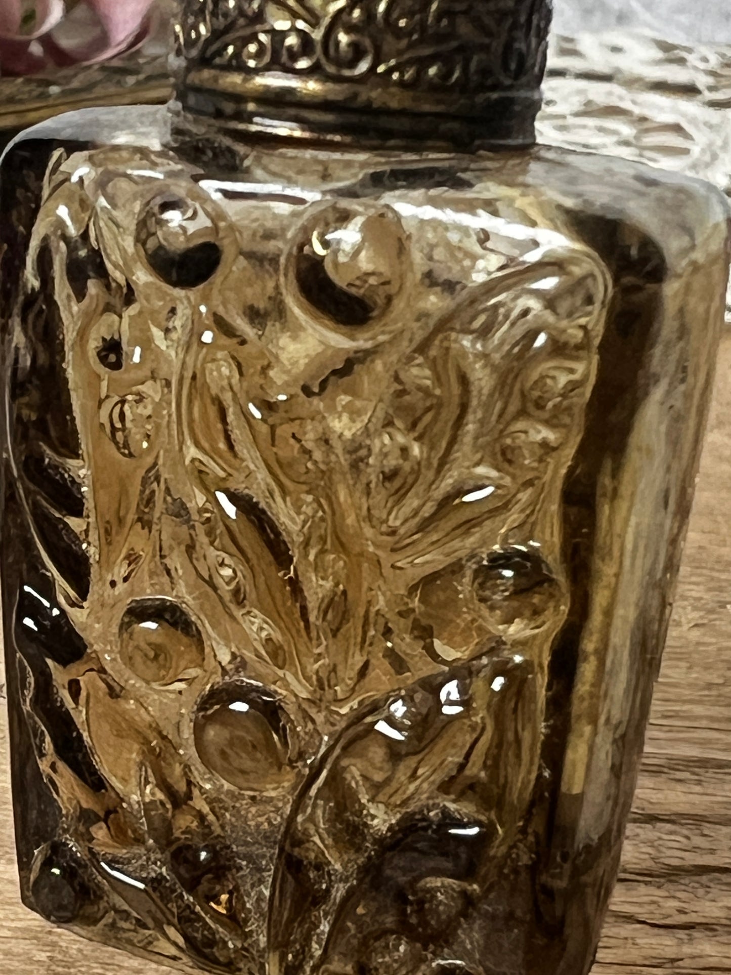 ★古い小瓶(アンバー)