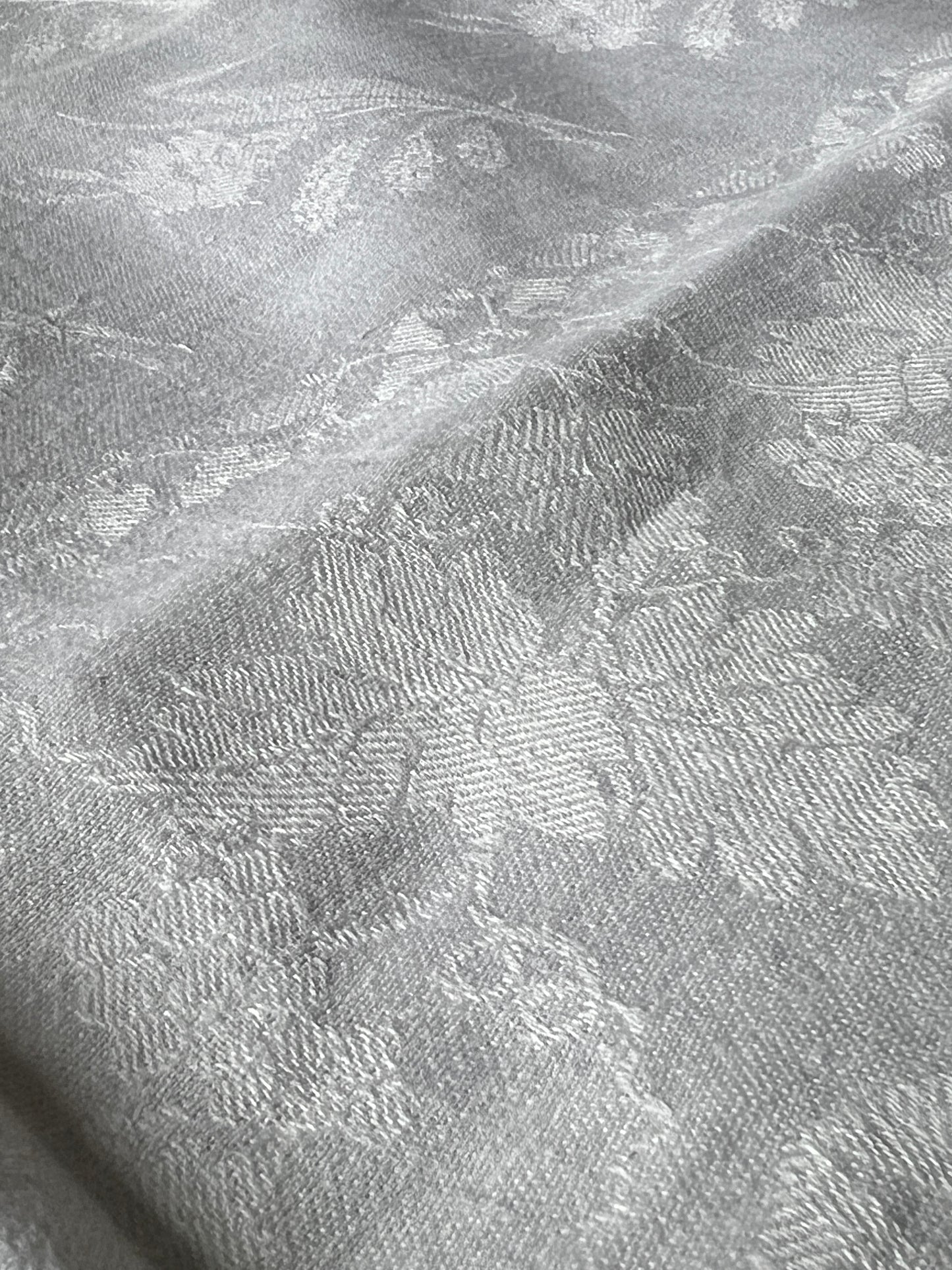 モノグラム刺繍ダマスク布