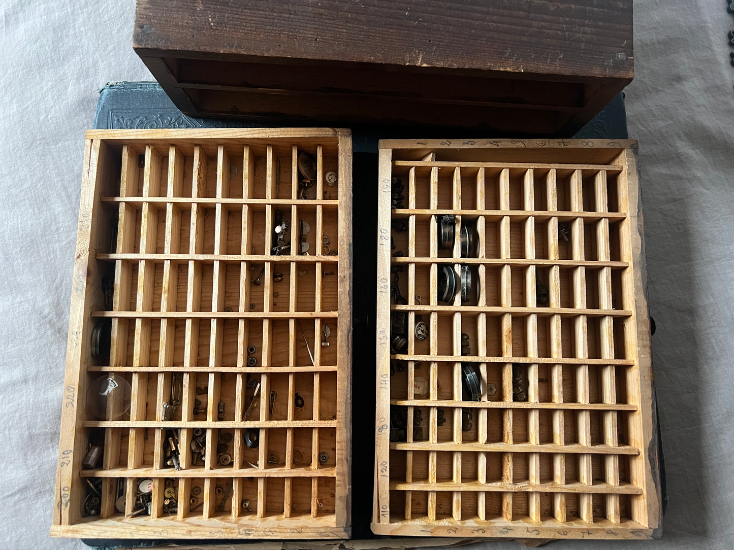 ★小さな部品整理用のミニ引き出し(部品セット)