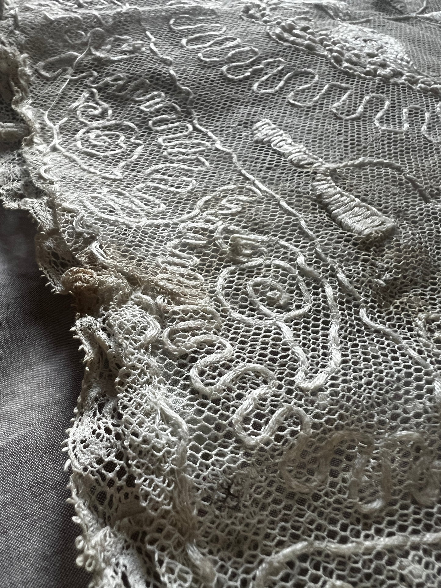 チュールレースクッションケース