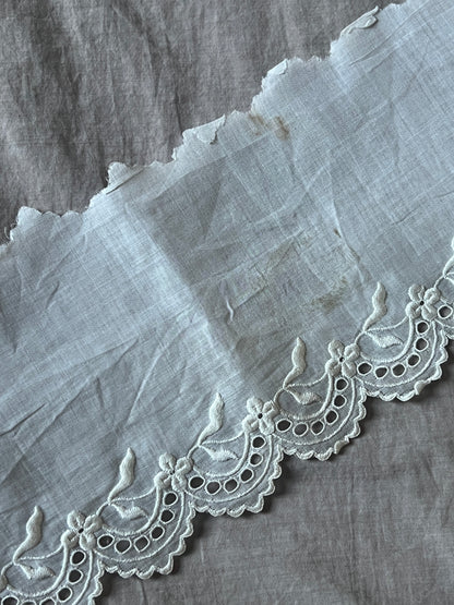 白刺繍トリム