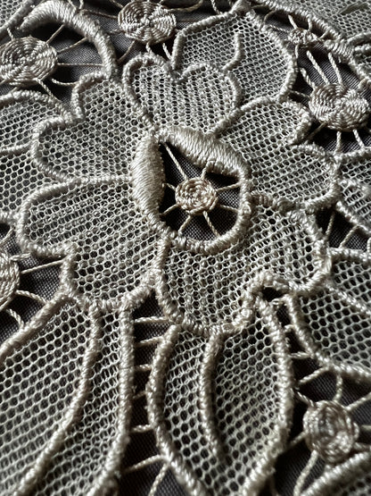 アンティークレース