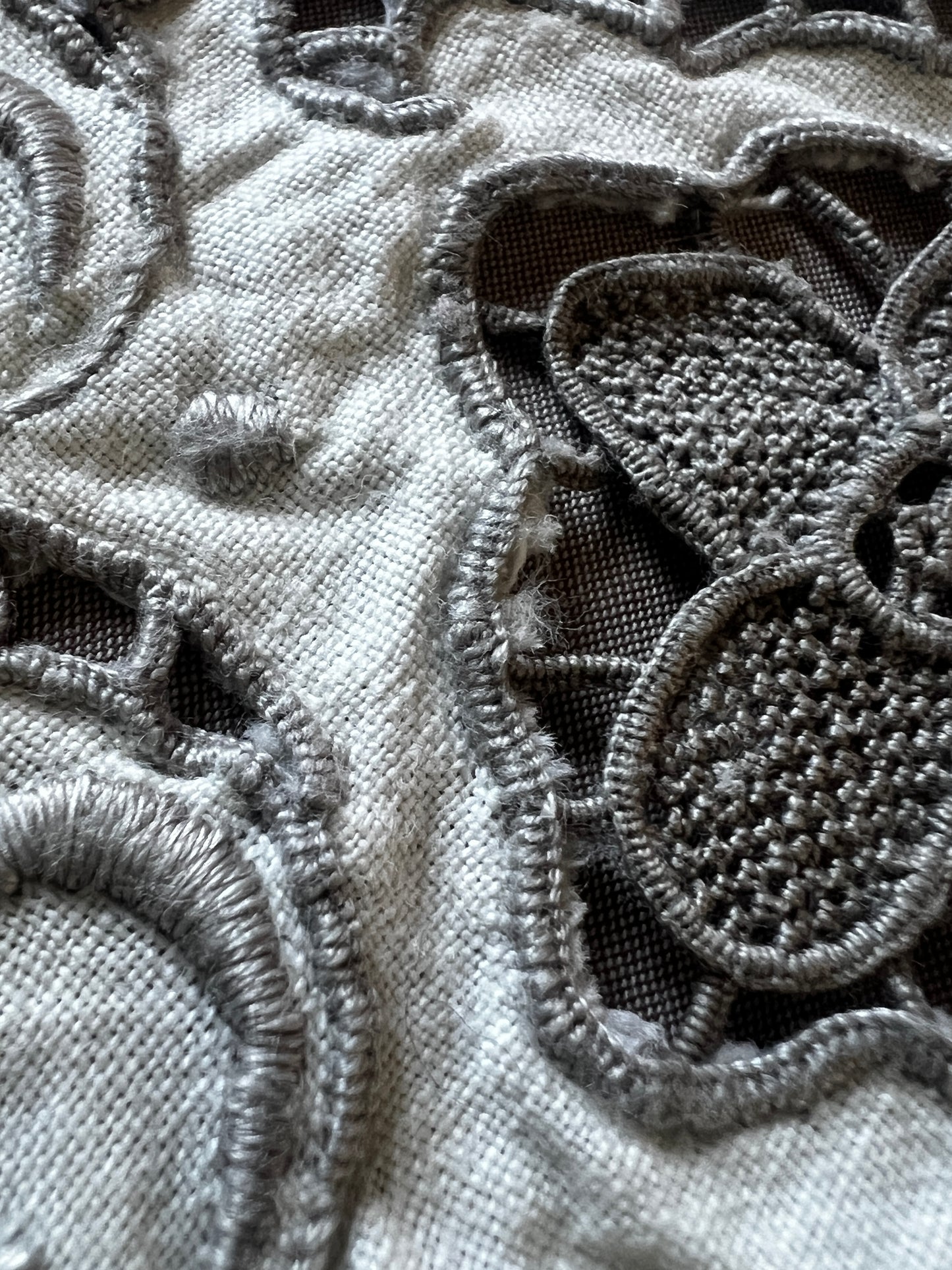 マデイラ刺繍ドイリー