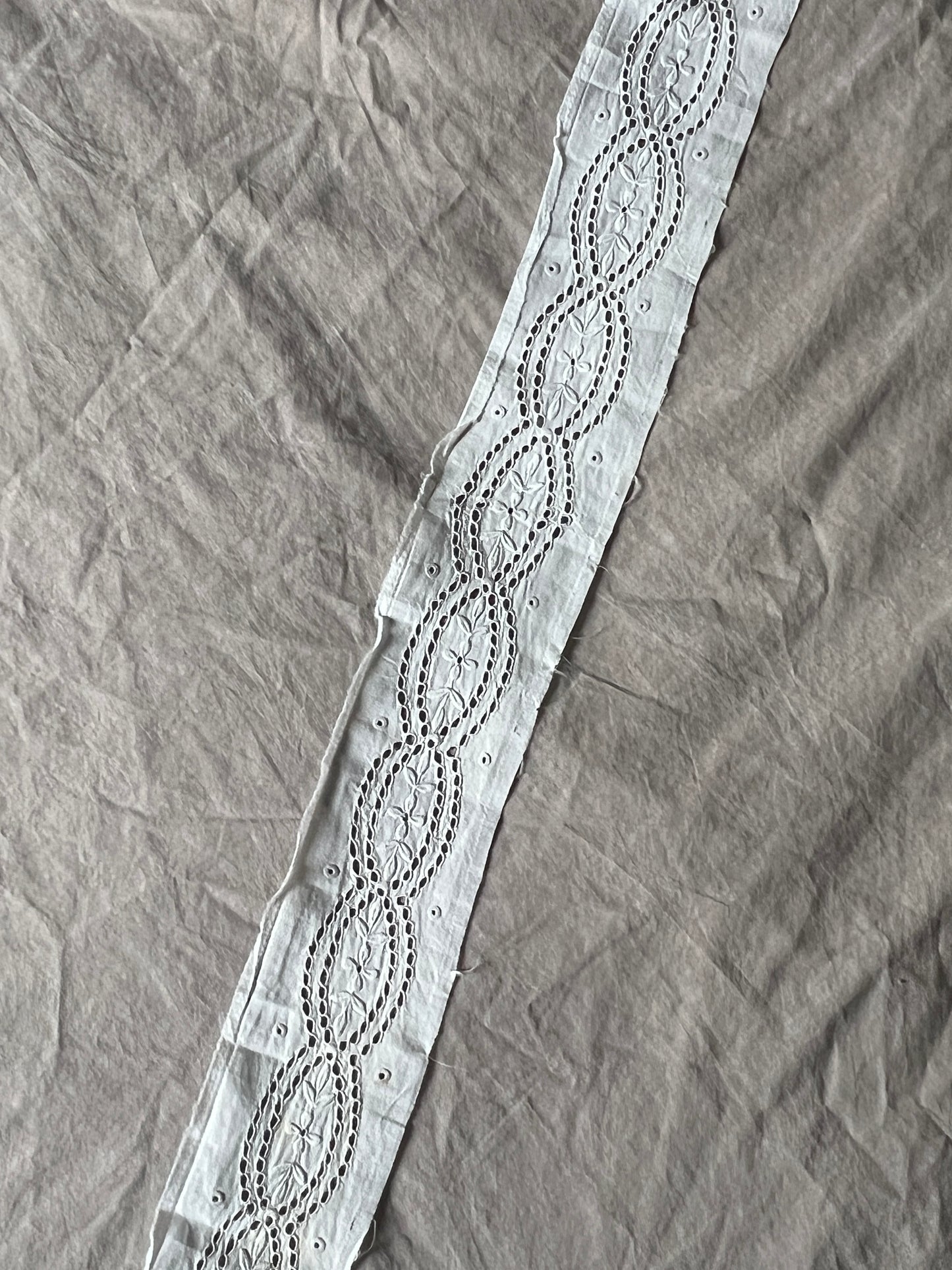 白刺繍トリム