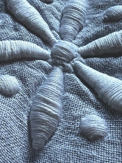 カットワークク刺繍大判クロス