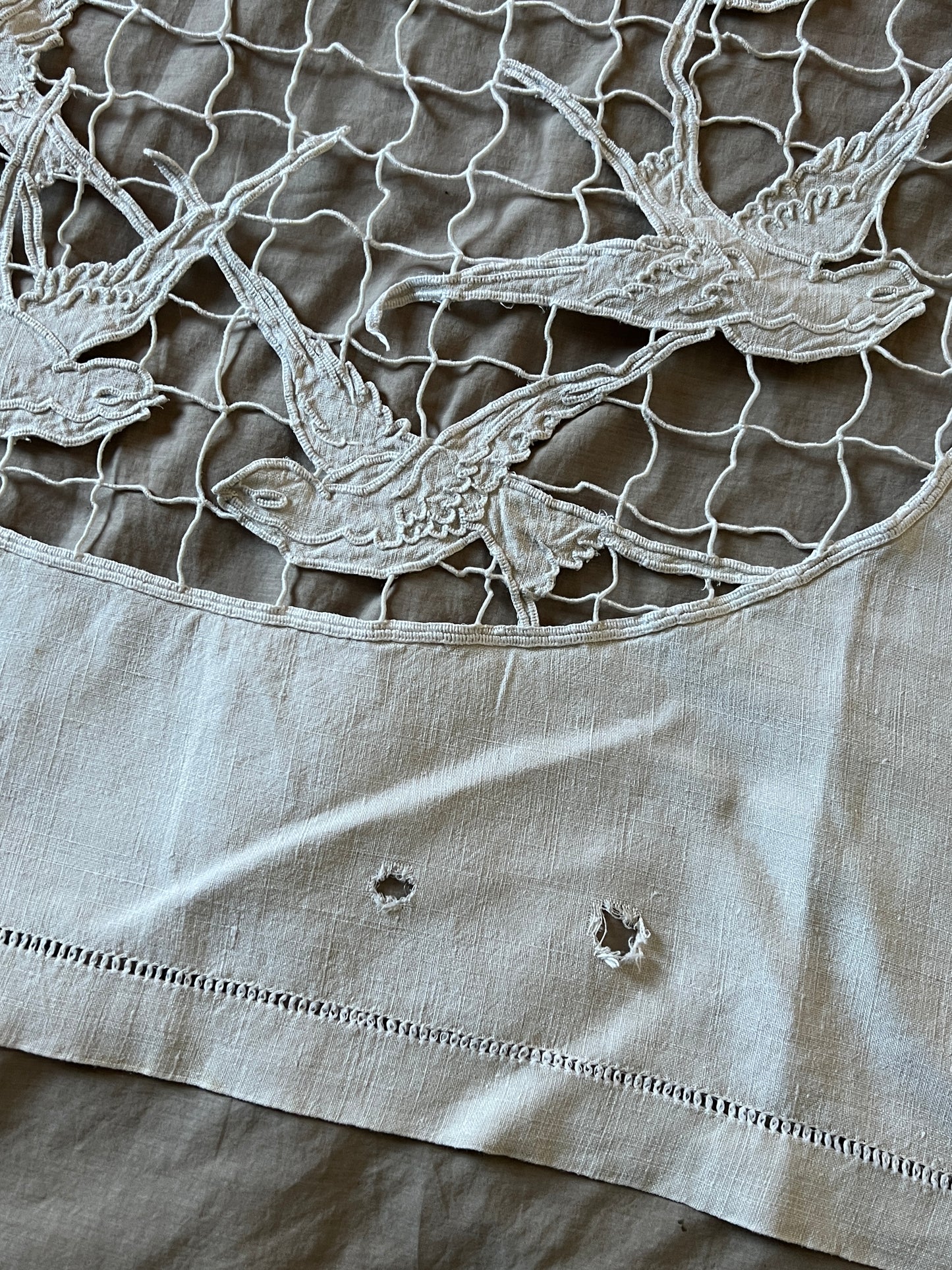 カットワーク刺繍クロス(鳥)