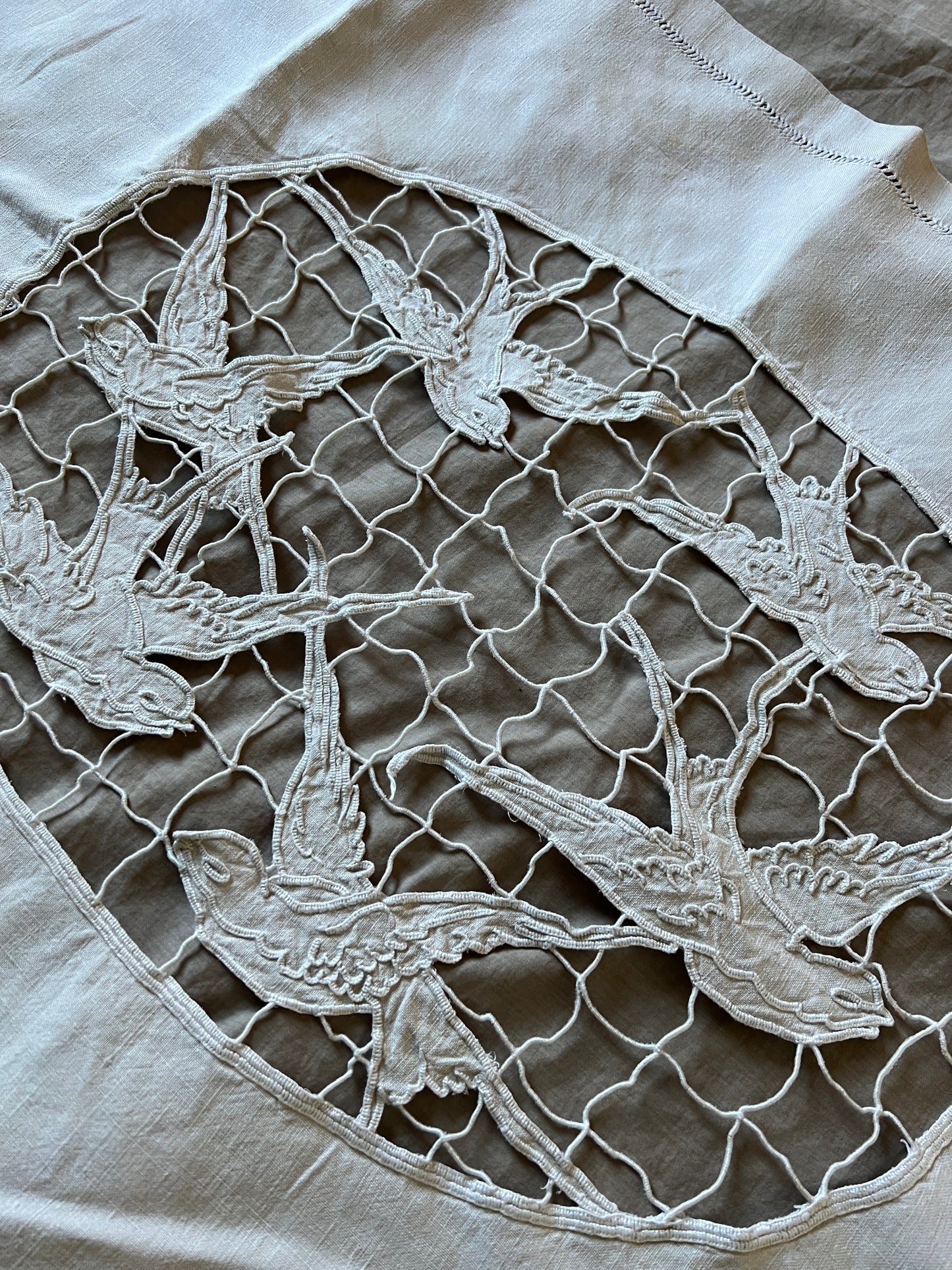 カットワーク刺繍クロス(鳥)